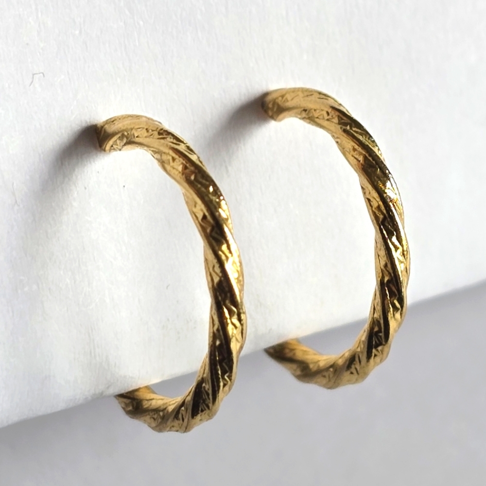 Vintage hoop earrings gold tone Clip on clipon